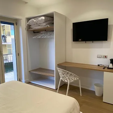 Momi Bed & Breakfast