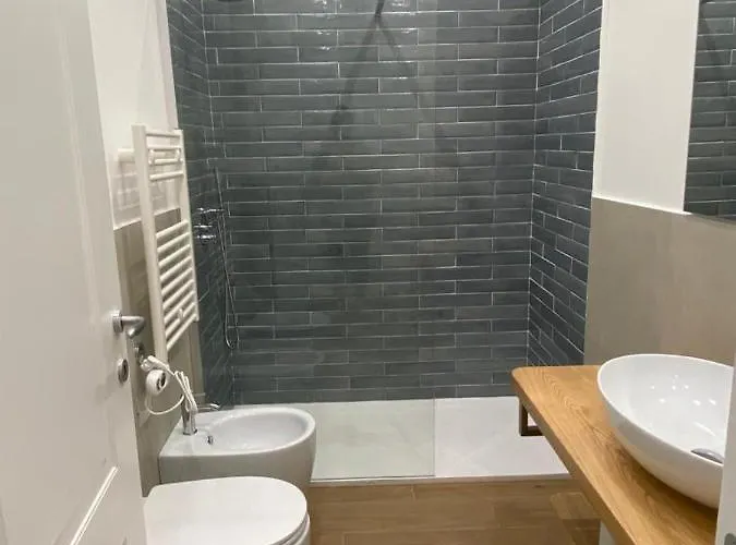 לינה וארוחת בוקר Momi 4*